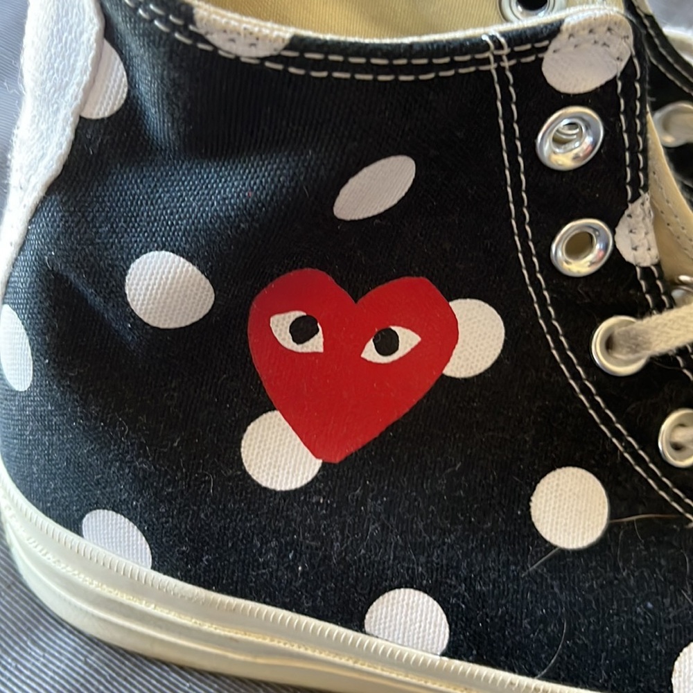 Converse high top sneakers - size 9.